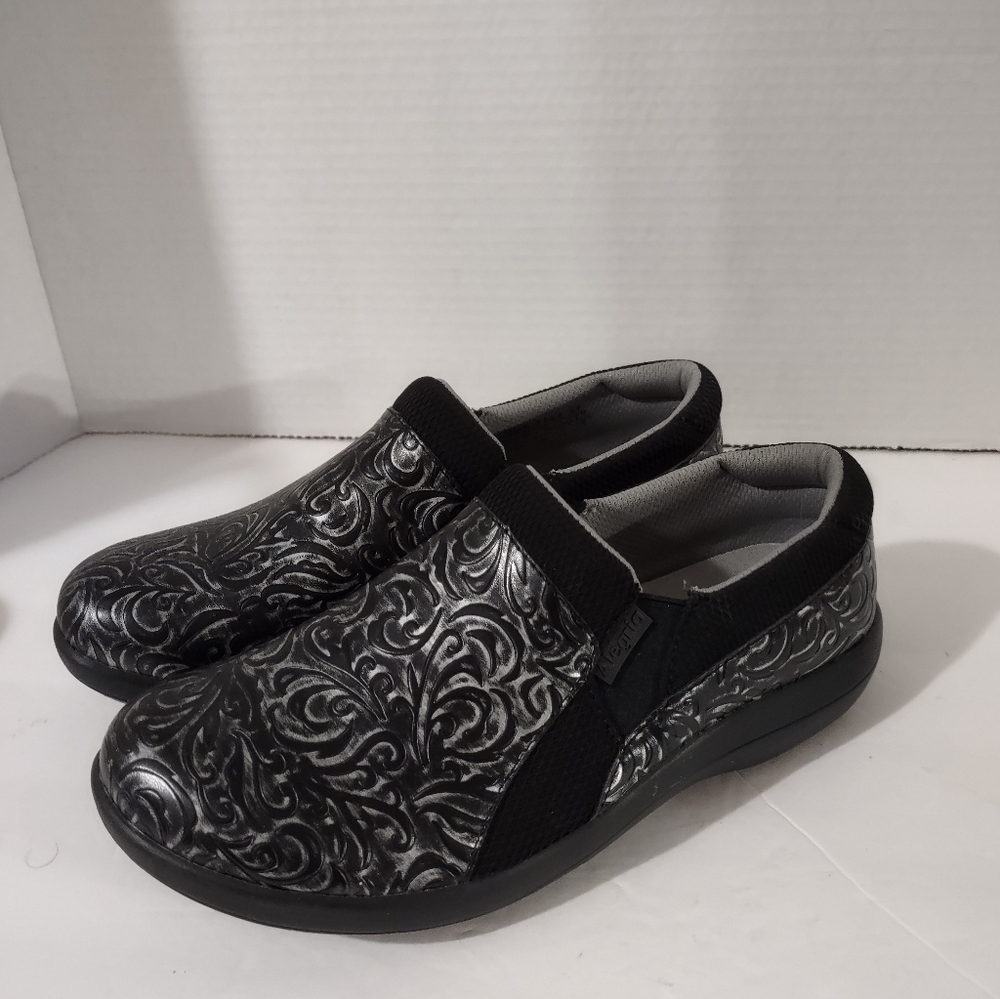 Alegria Duette Womens Clog Shoes Size US 6.5 / 7  EU 37 Black Embossed